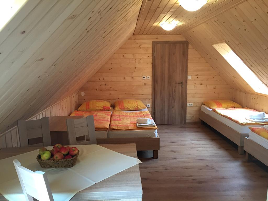 Apartmaji In Sobe Tina Кранска гора Екстериор снимка
